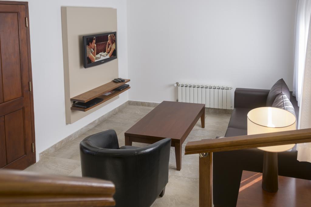 Ville Saint Germain Apart Hotel & Spa Carilo Room photo